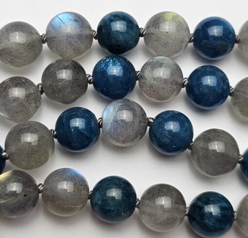 Labradorit-Apatit (blau) -Mala mit Baumwollquaste und Armband – Bild 14