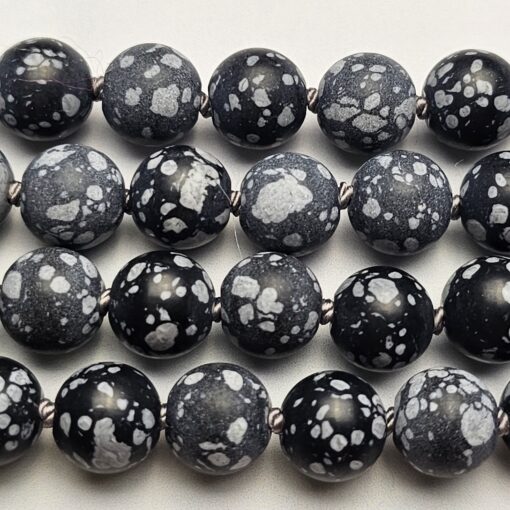 Obsidian („Schneeflocken-Obsidian“) -Mala, matt, mit Seidenquaste und Armband – Bild 14