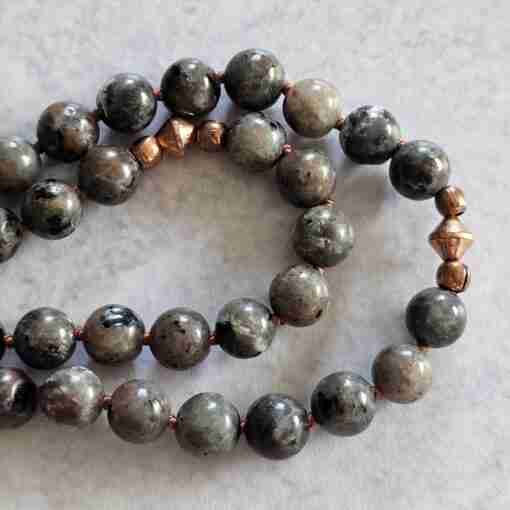 „Yooperlite“-Kupfer-Mala mit „Yooperlite“-Anhänger und passendem Armband – Bild 17