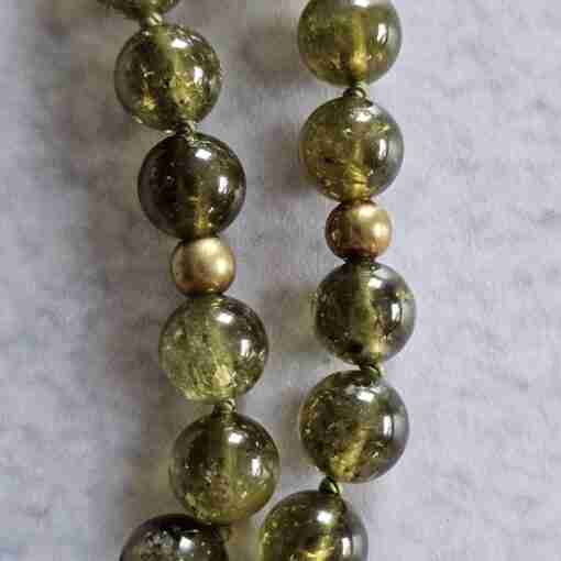 Grüne Grossular (Granat) -Messing-Mala mit Messing-Anhänger – Bild 17