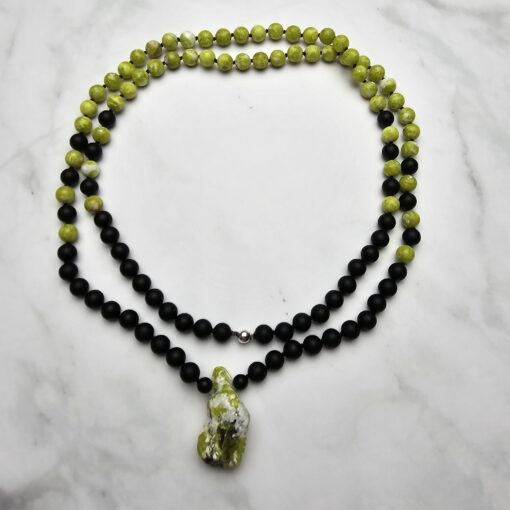 Lizardit (Serpentin) -Obsidian (matt) -Mala (2) mit Lizardit-Anhänger – Bild 3