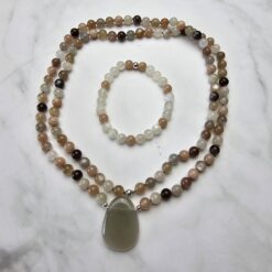 Mondstein-Mala, verschiedenfarbig, mit grauem Mondstein-Anhänger und Armband