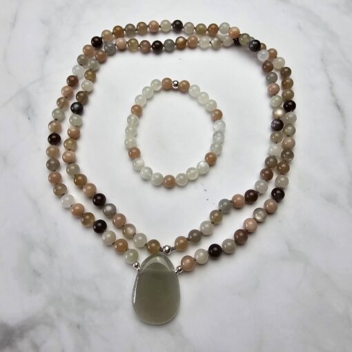 Mondstein-Mala, verschiedenfarbig, mit grauem Mondstein-Anhänger und Armband