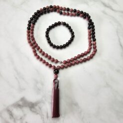 Rhodonit-Granat-Mala mit Seidenquaste und Armband
