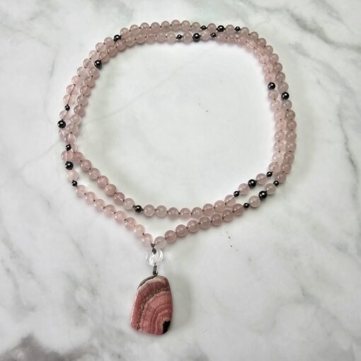 Rosenquarz-Hämatit-Mala mit Rhodochrosit-Anhänger – Bild 3