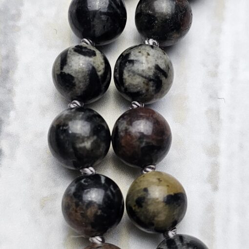 Hornblende-Mala mit Hornblende-Anhänger und Armband – Bild 20