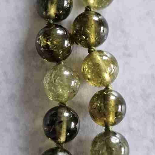 Grüne Grossular (Granat) -Messing-Mala mit Messing-Anhänger – Bild 20