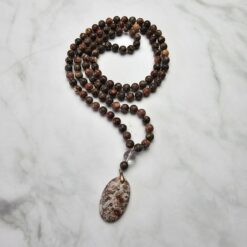 Meta-Rhyolith ("Leopardenstein") -Mala mit einem „Leopardenstein“-Anhänger