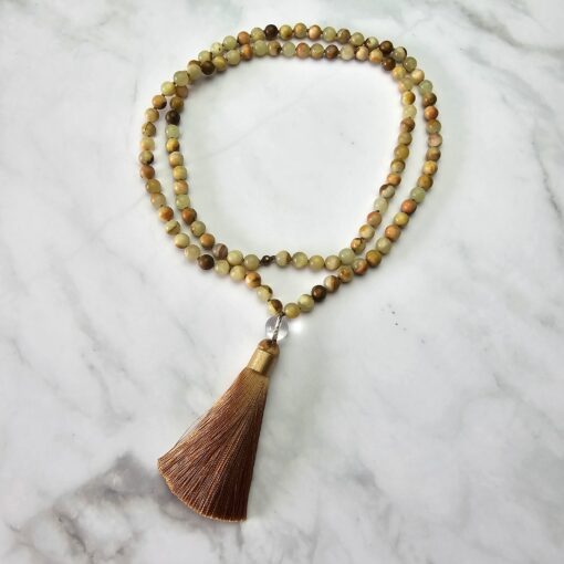 Serpentin („Afghanische Jade“) -Mala mit Seidenquaste und Armband – Bild 3
