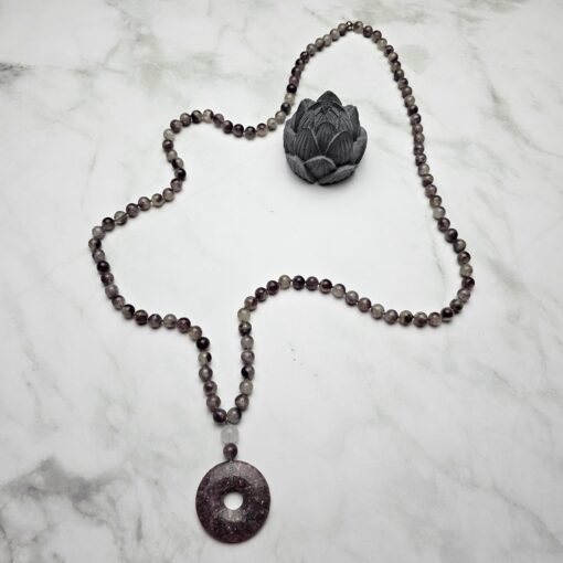 Lepidolith-in-Quarz-Mala mit Lepidolith-Donut – Bild 5