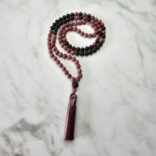 Rhodonit-Granat-Mala mit Seidenquaste und Armband – Bild 5
