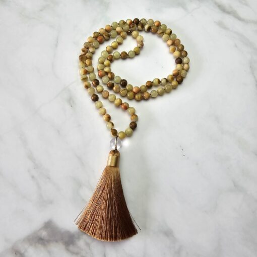 Serpentin („Afghanische Jade“) -Mala mit Seidenquaste und Armband – Bild 5