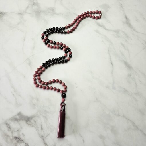 Rhodonit-Granat-Mala mit Seidenquaste und Armband – Bild 6