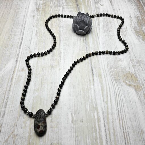 Hornblende-Mala mit Hornblende-Anhänger und Armband – Bild 7