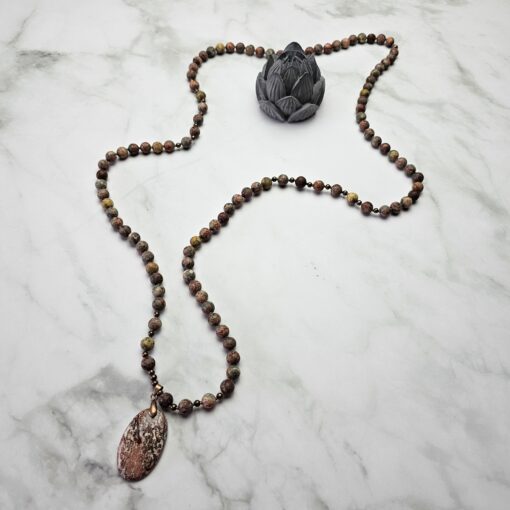 Meta-Rhyolith („Leopardenstein“) -Mala, matt (2), mit „Leopardenstein“-Anhänger und Armband – Bild 7