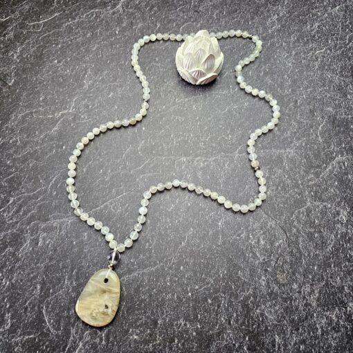 Mondstein-Mala, weiß, mit weißem Mondstein-Anhänger und Armband – Bild 7