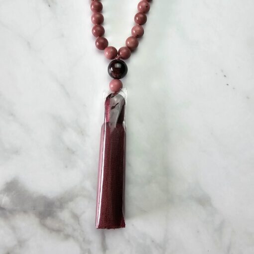 Rhodonit-Granat-Mala mit Seidenquaste und Armband – Bild 8