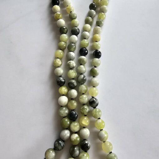 Serpentin („Qinghua Jade“) -Mala mit Seidenquaste – Bild 8