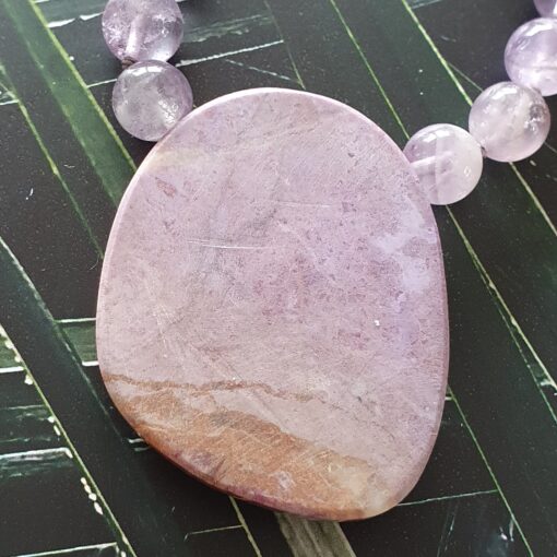 Amethyst („Lavendelamethyst“) -Mala mit Lavendel-Jade-Anhänger – Bild 8
