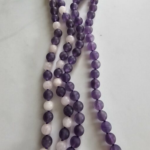Amethyst-Rosenquarz-Mala, matt, mit Seidenquaste – Bild 8