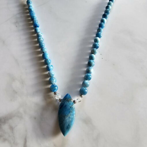 Apatit (hellblau) -Bergkristall-Mala mit hellblauer Apatit-Navette und Armband  – Bild 8