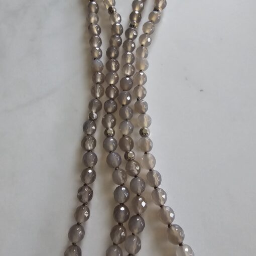 Achat-Mala, grau und facettiert, mit grauem Mondstein-Donut – Bild 9