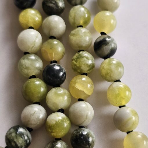 Serpentin („Qinghua Jade“) -Mala mit Seidenquaste – Bild 9