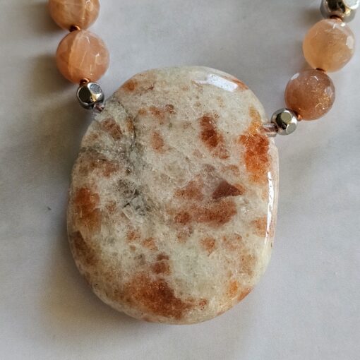Sonnenstein-Mala, facettiert (2), mit Sonnenstein-Anhänger und Armband – Bild 9