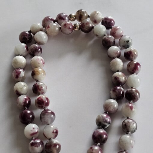 Eudialyt-Mala (1) mit Seidenquaste – Bild 10