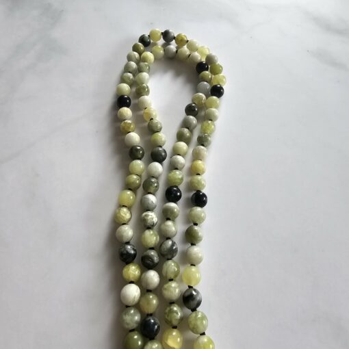Serpentin („Qinghua Jade“) -Mala mit Seidenquaste – Bild 10