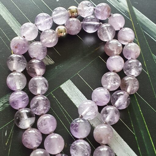 Amethyst („Lavendelamethyst“) -Mala mit Lavendel-Jade-Anhänger – Bild 10