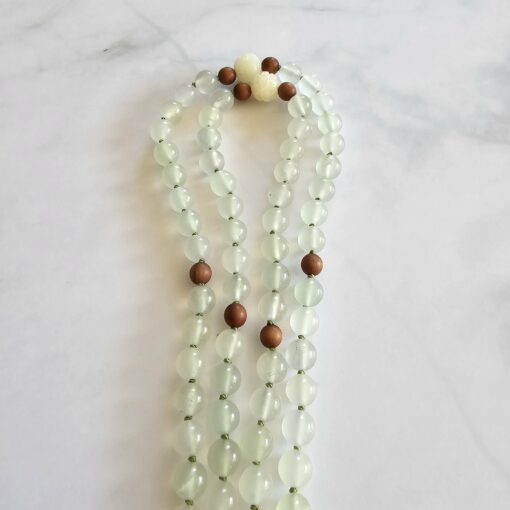 Serpentin („China Jade“) -Sandelholz (braun) -Mala mit Serpentin-Donut – Bild 10