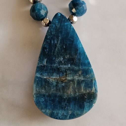 Apatit-Mala, blau und facettiert, mit blauem Apatit-Anhänger und Armband – Bild 11