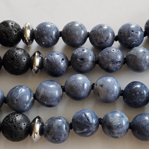 Korallen (blau) -Lava-Mala (1) mit Edelstahlanhänger (Säule mit „om mani padme hum“) – Bild 12
