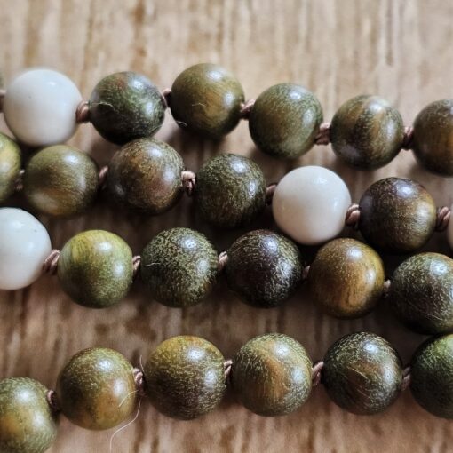 Magnesit-Sandelholz-Mala mit Magnesit-Anhänger und Armband – Bild 14