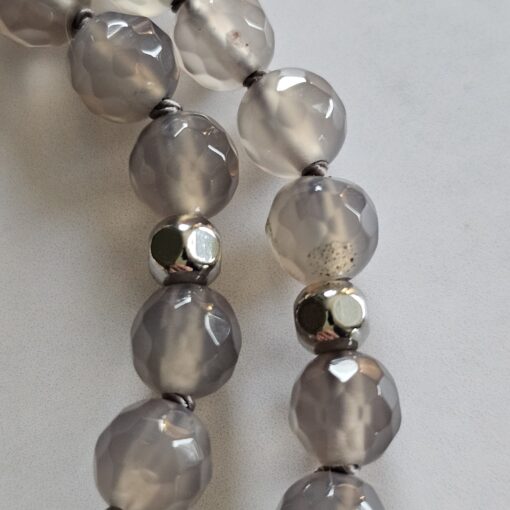 Achat-Mala, grau und facettiert, mit grauem Mondstein-Donut – Bild 15