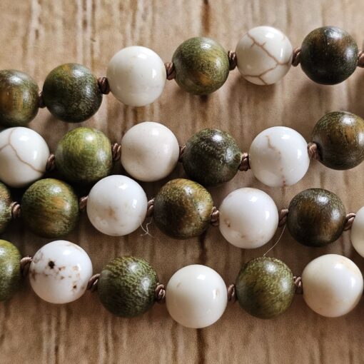 Magnesit-Sandelholz-Mala mit Magnesit-Anhänger und Armband – Bild 15