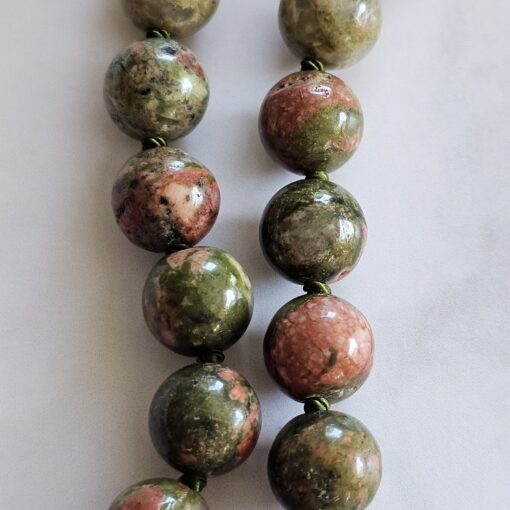 „Unakit“ (Epidot-Feldspat) -Mala mit einem „Unakit“-Donut – Bild 15
