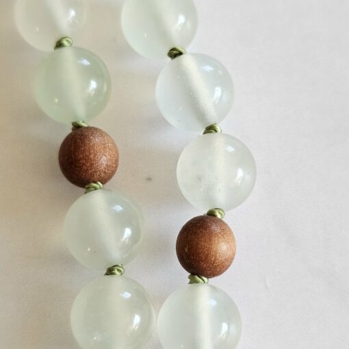 Serpentin („China Jade“) -Sandelholz (braun) -Mala mit Serpentin-Donut – Bild 15