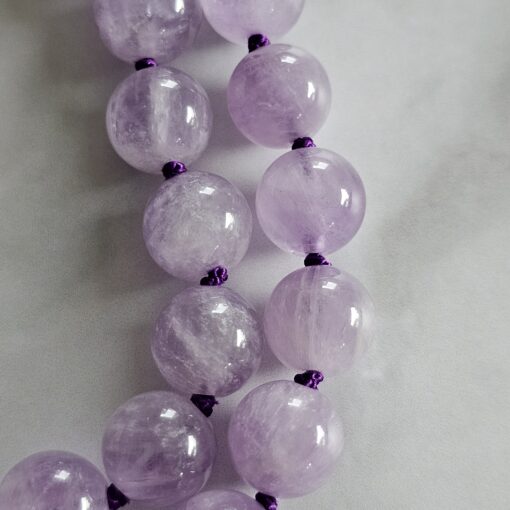 Amethyst (Lavendelamethyst) -Rosenquarz-Schneequarz-Mala mit Edelstahlanhänger – Bild 15
