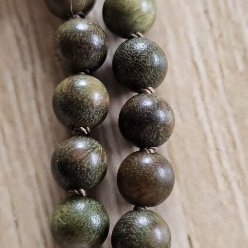 Magnesit-Sandelholz-Mala mit Magnesit-Anhänger und Armband – Bild 16