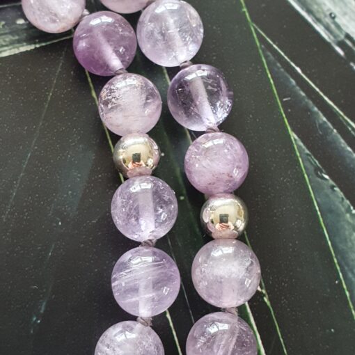 Amethyst („Lavendelamethyst“) -Mala mit Lavendel-Jade-Anhänger – Bild 15