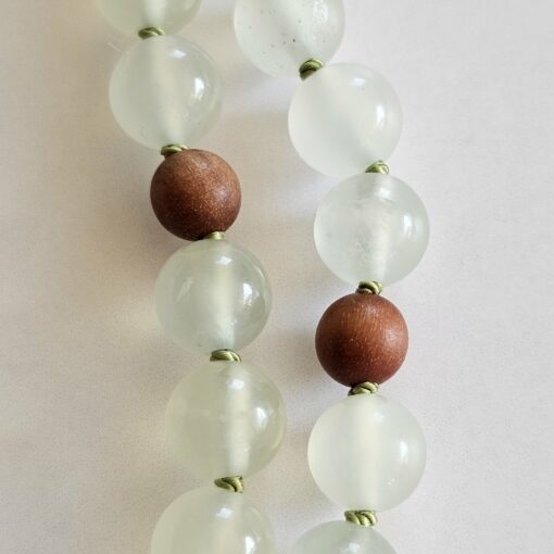 Serpentin („China Jade“) -Sandelholz (braun) -Mala mit Serpentin-Donut – Bild 16