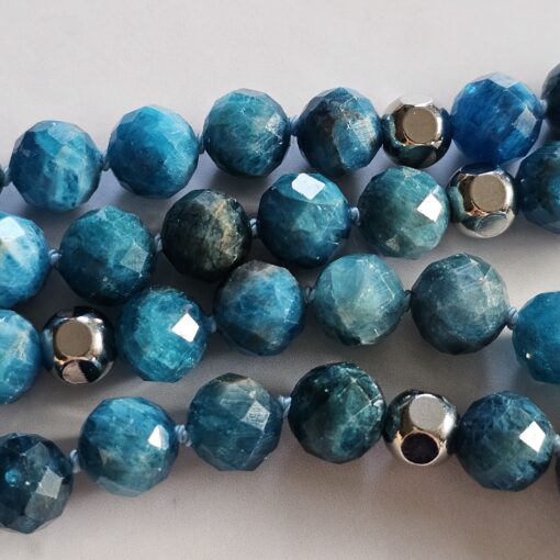 Apatit-Mala, blau und facettiert, mit blauem Apatit-Anhänger und Armband – Bild 17