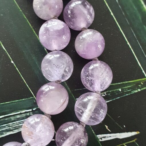 Amethyst („Lavendelamethyst“) -Mala mit Lavendel-Jade-Anhänger – Bild 17