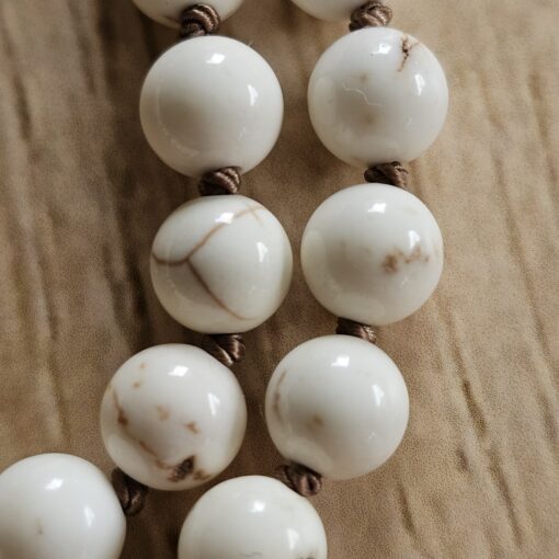 Magnesit-Sandelholz-Mala mit Magnesit-Anhänger und Armband – Bild 18