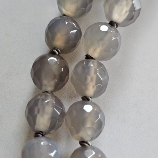 Achat-Mala, grau und facettiert, mit grauem Mondstein-Donut – Bild 20