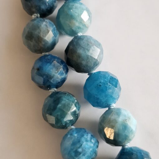 Apatit-Mala, blau und facettiert, mit blauem Apatit-Anhänger und Armband – Bild 22
