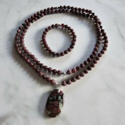 Eudialyt-Turmalin (schwarz) -Mala (2) mit Eudialyt-Anhänger und Armband