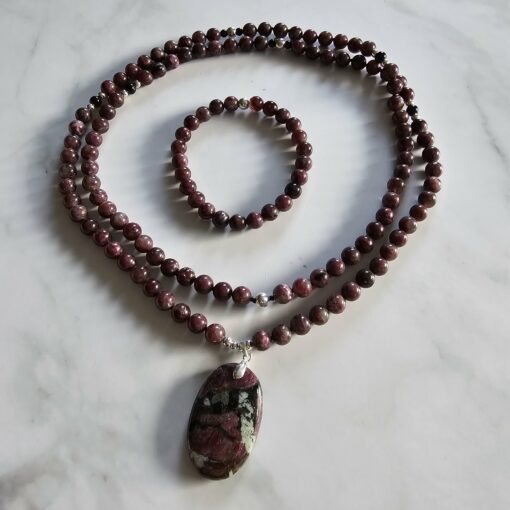 Eudialyt-Turmalin (schwarz) -Mala (2) mit Eudialyt-Anhänger und Armband